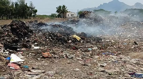 ஆண்டிப்பட்டியில்குப்பைகள் தீ வைத்து எரிப்பு