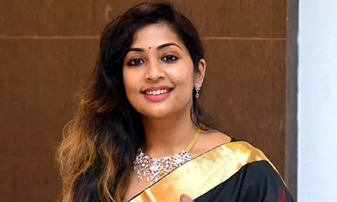 'செல்பி' தொல்லையால் நவ்யா நாயர் அதிருப்தி