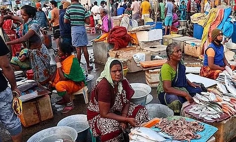 மீன்பிடி தடைகாலம் தொடங்கியது; வரும் நாட்களில் உயர வாய்ப்பு