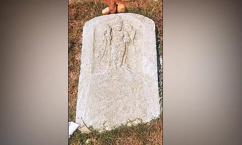 ஊத்துக்கோட்டை ஆரணி ஆற்றங்கரையில் பழமை வாய்ந்த கல்வெட்டு கண்டுபிடிப்பு