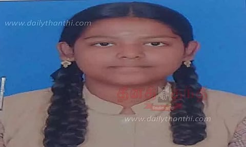 திறனாய்வு தேர்வில் மாணவி சாதனை
