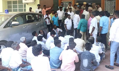கலெக்டர் அலுவலகத்தை புரட்சி பாரதம் கட்சியினர் முற்றுகை