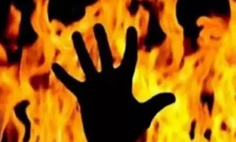 கும்மிடிப்பூண்டி இலங்கை தமிழர் மறுவாழ்வு முகாமில் வாலிபர் தீக்குளிப்பு