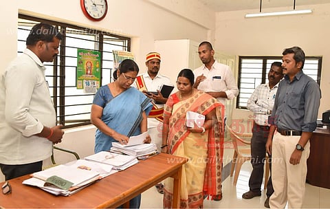 நல்லம்பள்ளி தாலுகா அலுவலகத்தில்தாமபு கலெக்டர் சாந்தி திடீர் ஆய்வு