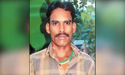 குடும்பத்தகராறு: இலங்கை தமிழர் மறுவாழ்வு முகாமில் தீக்குளித்த வாலிபர் சிகிச்சை பலனின்றி சாவு