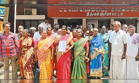 ஒன்றிய கவுன்சிலருக்கு மிரட்டல்; நடவடிக்கை எடுக்கக்கோரி போலீஸ் நிலையம் முற்றுகை