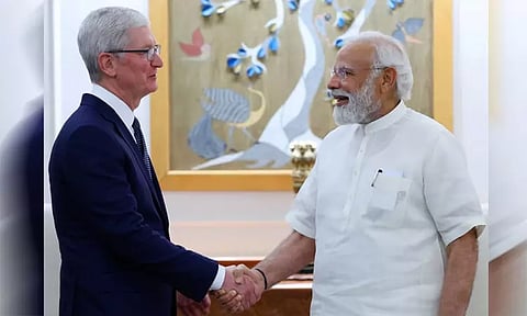 பிரதமர் மோடியுடன் ஆப்பிள் நிறுவன தலைவர் டிம் குக் சந்திப்பு