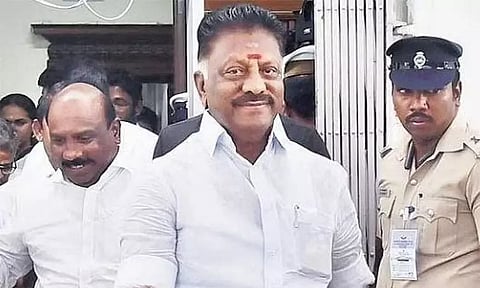 திருச்சியில் ஓபிஎஸ் தரப்பு மாநாடு - பந்தக்கால் நடப்பட்டது