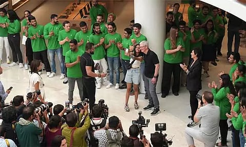 Image Courtesy : @tim_cook twitter