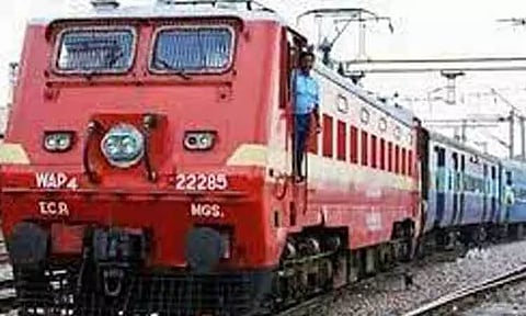 1,250 டன் ரேஷன் அரிசி வந்தது