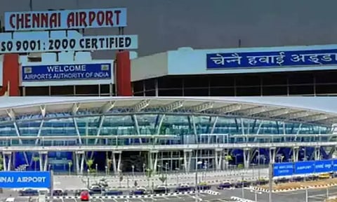 சென்னை விமான நிலையத்தில் இருசக்கர வாகனங்கள் உள்பட அனைத்து வாகனங்களுக்கும் கட்டணம் வசூல்