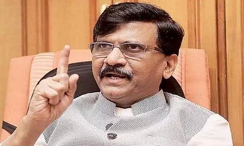 வெயில் தாக்கத்தால் 14 பேர் பலியான சம்பவத்தில் மனிதநேயம் இருந்தால் ஷிண்டே, பட்னாவிஸ் மீது புகார் அளியுங்கள் - சஞ்சய் ராவத்