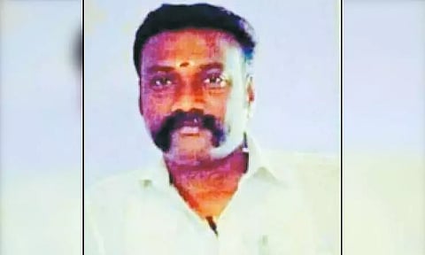 முதல்-அமைச்சர் குறித்து அவதூறு: 2 போலீஸ்காரர்கள் பணியிடை நீக்கம்