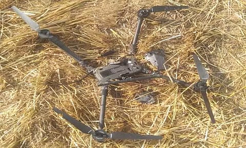 பஞ்சாப் எல்லையில் பாகிஸ்தானைச் சேர்ந்த டிரோன் கண்டெடுப்பு - எல்லை பாதுகாப்பு படையினர் விசாரணை