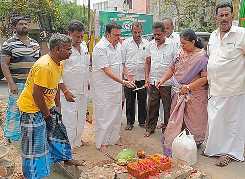 ரூ.10 லட்சத்தில் கழிவுநீர் கால்வாய், சிமெண்டு சாலை