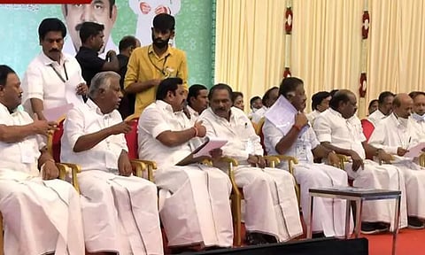 அதிமுக பொதுக்குழு தொடர்பான வழக்கு ஜூன் 8-ம் தேதிக்கு ஒத்திவைப்பு