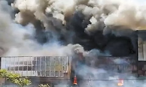 நாக்பூர் தொழிற்சாலையில் ஏற்பட்ட பயங்கர தீ விபத்தில் 3 பேர் பலி