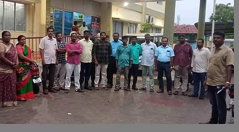 கிராம நிர்வாக அலுவலர்கள் ஆர்ப்பாட்டம்