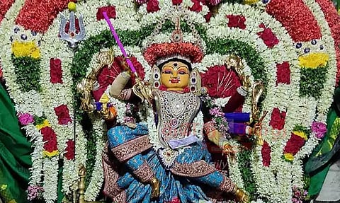 தொட்டியம் மதுரைகாளியம்மன் கோவிலில் சந்தனக்காப்பு விழா