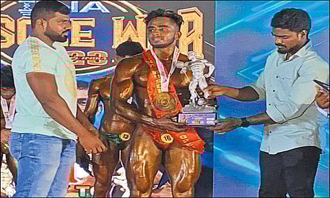 ஆணழகன் போட்டியில் டாக்டர் சிவந்தி ஆதித்தனார் பொறியியல் கல்லூரி மாணவர் சாதனை.!