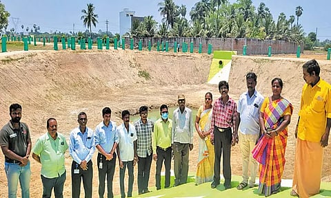 வாலாஜாபாத் அருகே ரூ.25 லட்சத்தில் குளம் சீரமைப்பு