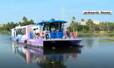 கேரளாவில் பிரதமர் மோடி தொடங்கி வைத்த 'வாட்டர் மெட்ரோ' - ஒரே நாளில் 6 ஆயிரத்துக்கும் அதிகமானோர் பயணம்