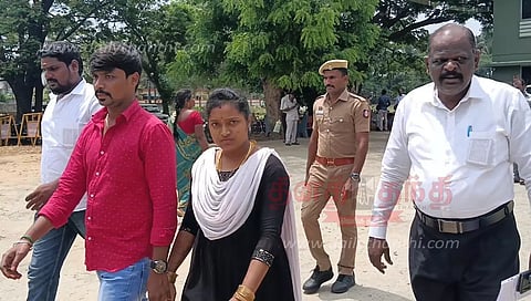 காதல் ஜோடி தஞ்சம்