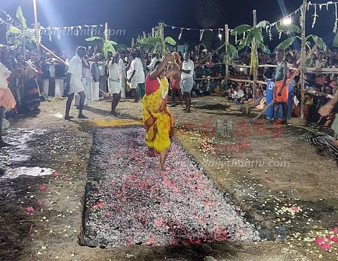 கொக்கலாடி முத்துமாரியம்மன் கோவிலில் தீமிதி திருவிழா