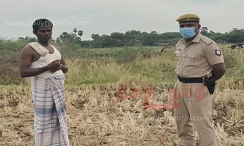 மணல் கடத்தல் புகார் அளித்த விவசாயிக்கு துப்பாக்கி போலீஸ் பாதுகாப்பு