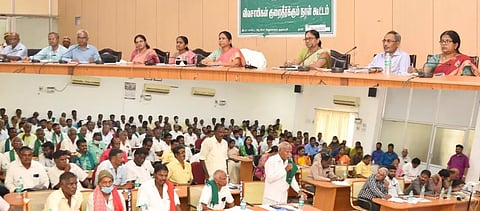 சிப்காட் தொழிற்பேட்டையில் வேளாண்மை சார்ந்தசிறு, குறு தொழிற்சாலைகள் தொடங்க முன்னுரிமை அளிக்க வேண்டும்குறைதீர்க்கும் நாள் கூட்டத்தில் விவசாயிகள் வலியுறுத்தல்