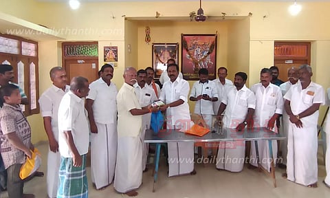 காயம் அடைந்தவர்களுக்கு தர்மர் எம்.பி. நிதியுதவி