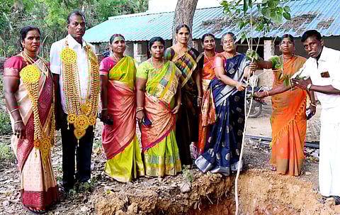 பணி நிறைவு பாராட்டு விழா