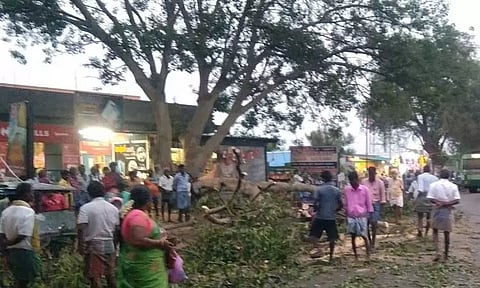 இடி, மின்னலுடன் மழை