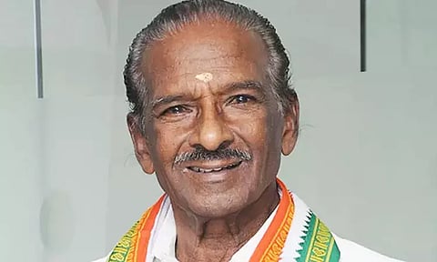 ராகுல் காந்தி பதவி பறிப்பு என் மனதை கலங்கடித்து விட்டது - குமரி அனந்தன்