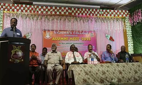 முன்னாள் மாணவர்கள் சந்திப்பு