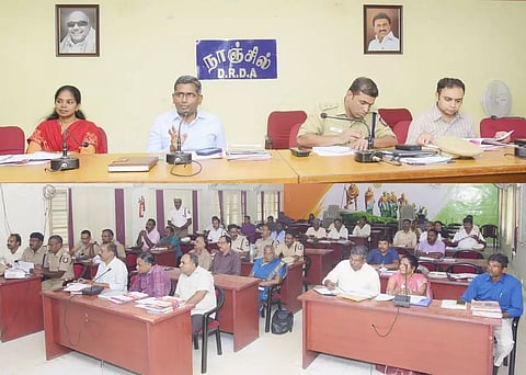 ஹெல்மெட் அணியாமல் இருசக்கர வாகனம் ஓட்டிய 8,141 பேருக்கு அபராதம்