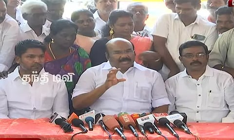 "மெரினா கடற்கரை, பேனா கடற்கரை என மாறிவிடும்" - முன்னாள் அமைச்சர் ஜெயக்குமார் விமர்சனம்