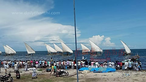 தொண்டியில் பாய்மர படகு போட்டி