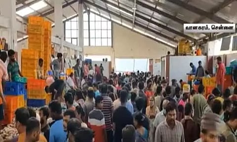 மீன்பிடி தடைக்காலம் எதிரொலி: வானகரம் சந்தையில் மீன்களின் விலை கணிசமாக உயர்வு