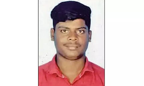 திருமண மண்டபத்தில் கொதிக்கும் ரசத்தில் தவறி விழுந்த கல்லூரி மாணவர் சாவு