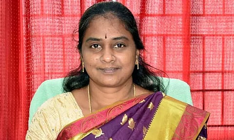 கள்ளக்குறிச்சி மாவட்ட அரசு பள்ளிகளில் மாணவர்கள் இடைநிற்றலை தடுக்க நடவடிக்கை புதிதாக பொறுப்பேற்ற முதன்மை கல்வி அலுவலர் கிருஷ்ணபிரியா பேட்டி