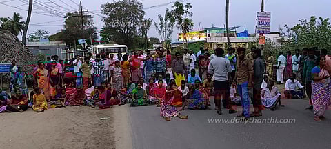 உறவினர்கள் சாலை மறியல்