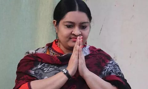 சொத்து குவிப்பு வழக்கில் பறிமுதல் செய்யப்பட்ட ஜெயலலிதாவின் பொருட்களுக்கு உரிமை கோரும் ஜெ.தீபாமனு தாக்கல் செய்ய நீதிபதி உத்தரவு