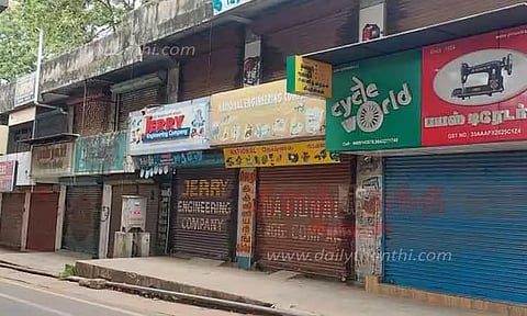 மார்த்தாண்டத்தில் கடைகள் அடைப்பு