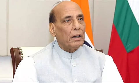 ஜம்மு: ராணுவ வீரர்கள் மரணம்; ரஜோரி பகுதிக்கு ஹெலிகாப்டரில் சென்றடைந்த மத்திய மந்திரி ராஜ்நாத் சிங்