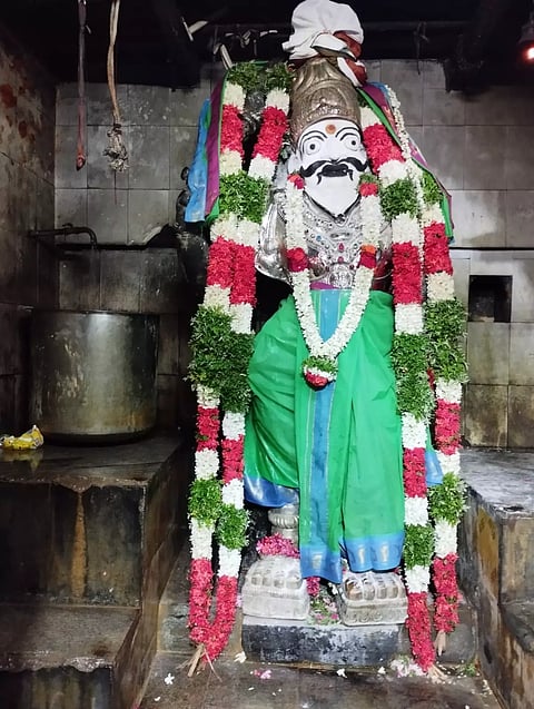 பொற்பனை முனீஸ்வரர் கோவிலில் சிறப்பு வழிபாடு