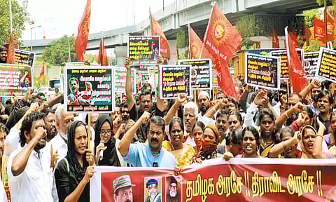 'தி கேரளா ஸ்டோரி' படத்துக்கு தடை விதிக்கக்கோரி சீமான் தலைமையில் நாம் தமிழர் கட்சியினர் ஆர்ப்பாட்டம்