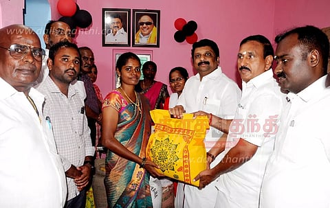 இந்திராநகரில் பகுதிநேர ரேஷன்கடை