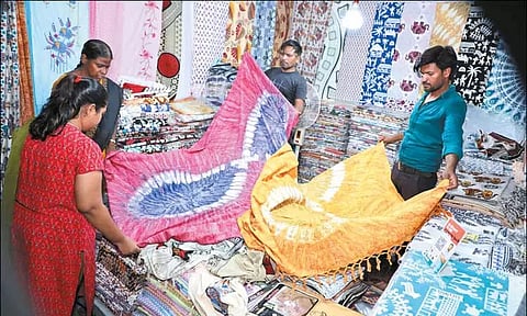 300-க்கும் மேற்பட்ட அரங்குகளுடன் தீவுத்திடலில் சென்னை விழா