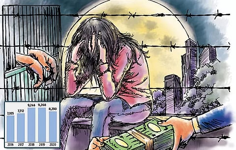 குஜராத்தில் 5 ஆண்டுகளில் 40 ஆயிரத்திற்கும் அதிகமான பெண்கள் மாயம்.. விபச்சாரத்துக்கு விற்கப்பட்டதாக அதிர்ச்சி தகவல் !